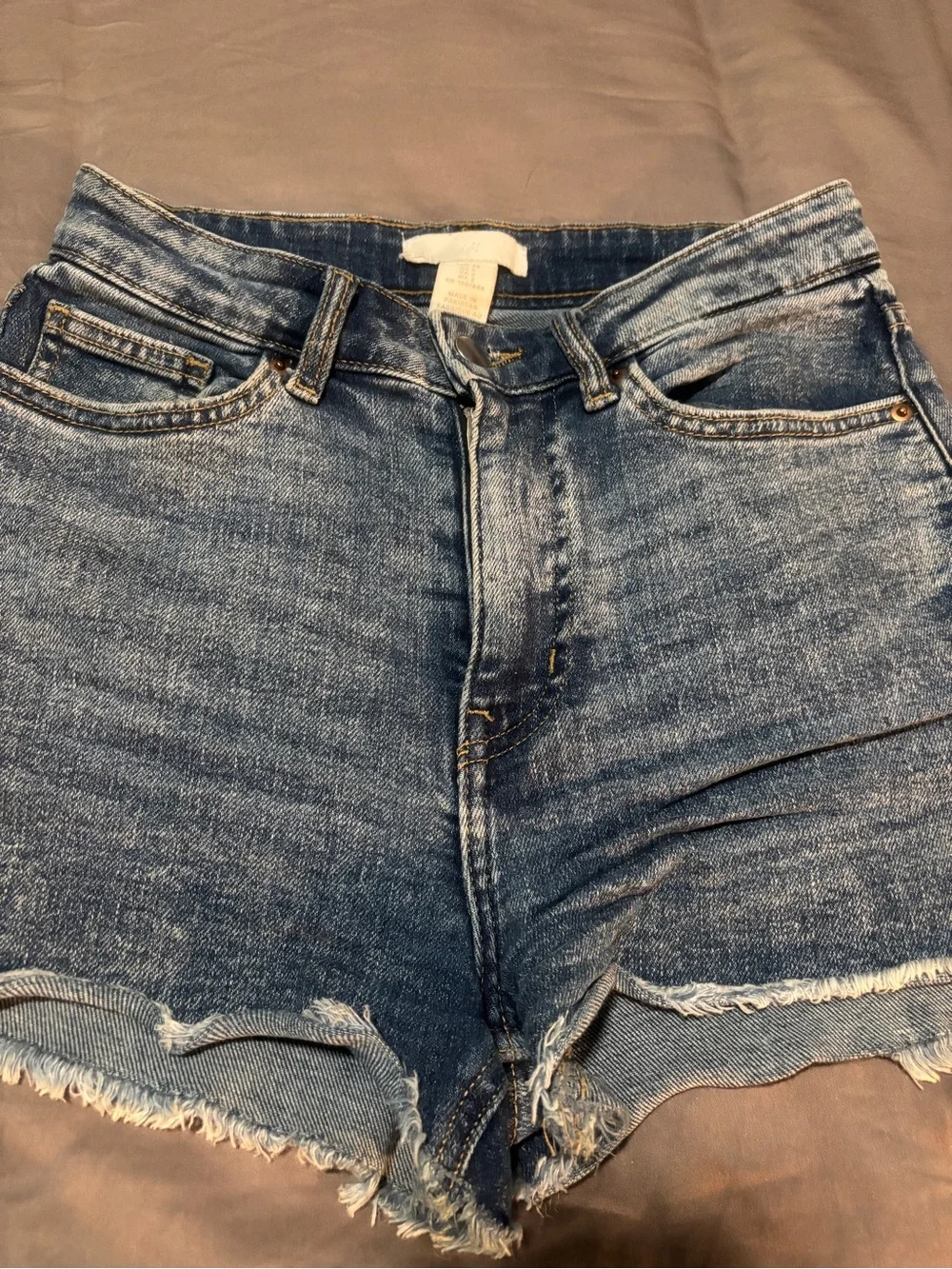 Distressed Denim Shorts H&M, BDG